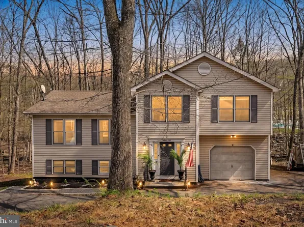 434 Somerset Dr, East Stroudsburg, PA 18301