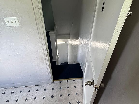 3rd image of 1101 Evans Ave APT D