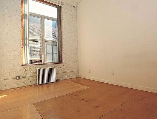 5th image of 457 Broome St APT 5R