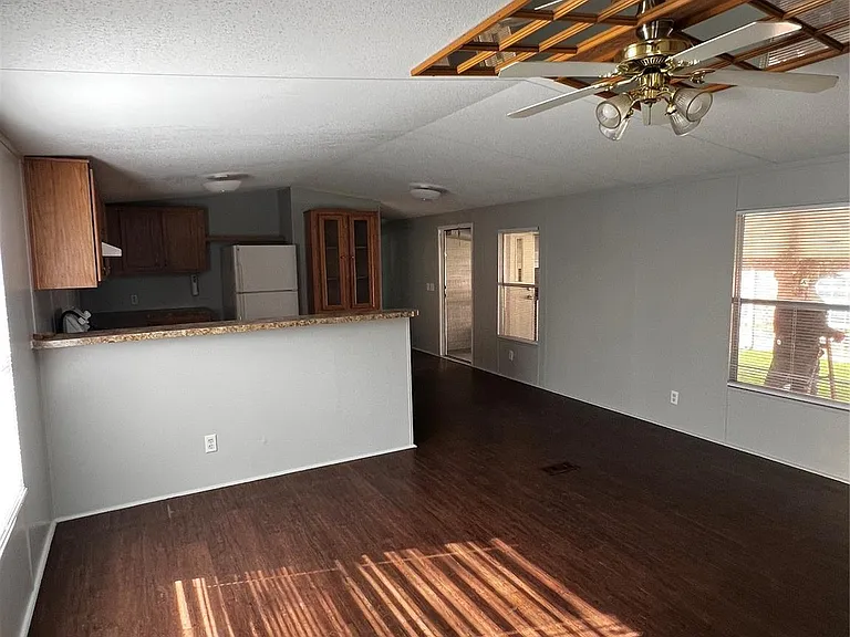 3902 Marzia Ave — Photo 3