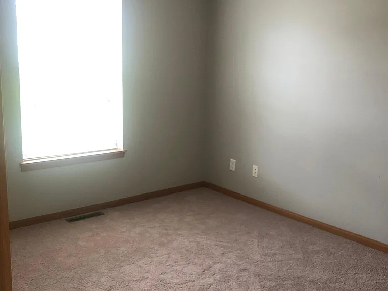 9124 Holly Ln N — Photo 14