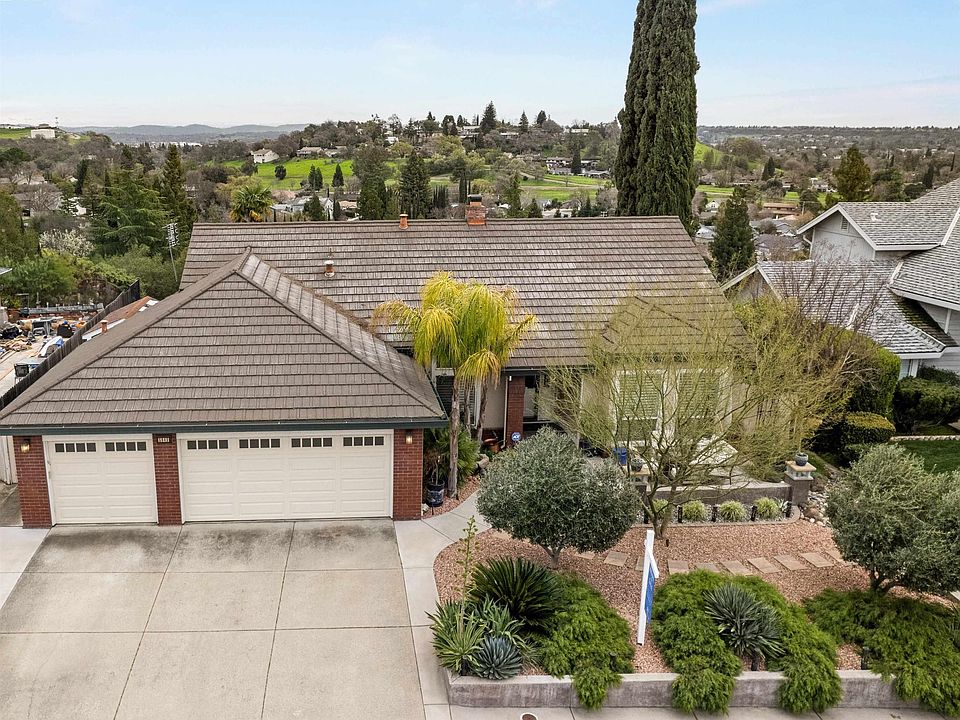 1st image of 5643 Bluffs Dr
