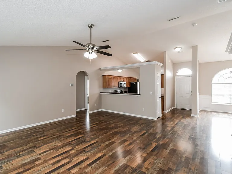 2908 Majestic Oaks Ln — Photo 4