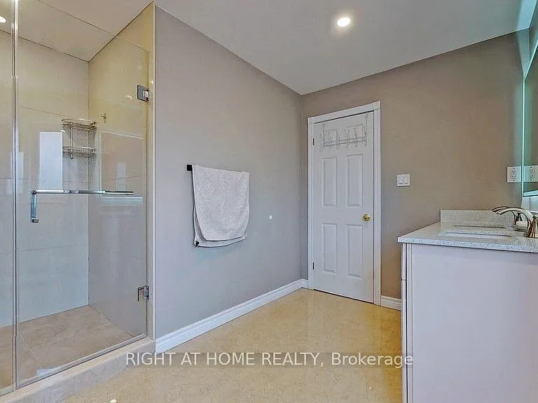 95 Lensmith Dr #MAIN AND UPPER FLOOR — Photo 24