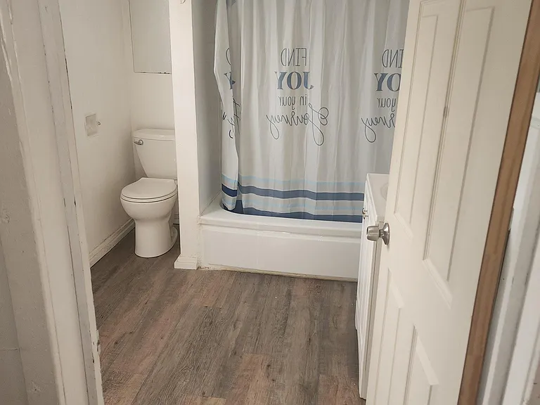 59 Graham Ave — Photo 3