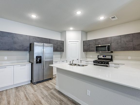 3rd image of 1337 Pebblebrook Ln