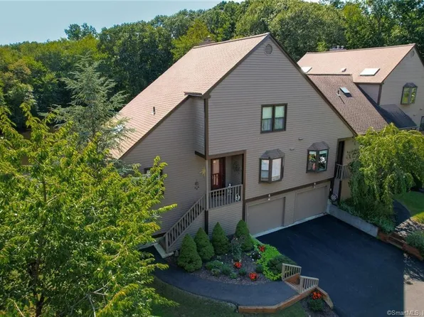 8 Wrabel Circle #8, Monroe, CT 06468