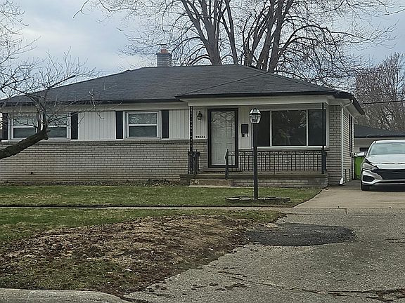 2nd image of 29696 Tamarack Dr