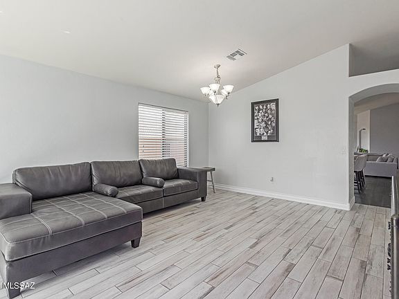 5th image of 625 E Blue Rock Way