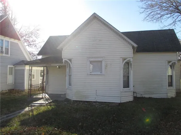 211 W 13th St, Horton, KS 66439