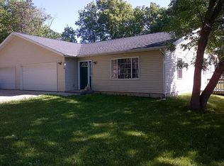838-840 E Woodland Trl, Prairie Du Sac, WI 53578