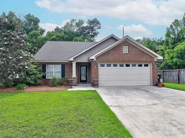 100 Sprucepine Rd, Dothan, AL 36301