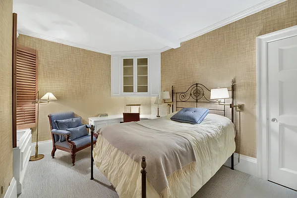 Sold by Douglas Elliman | media 15