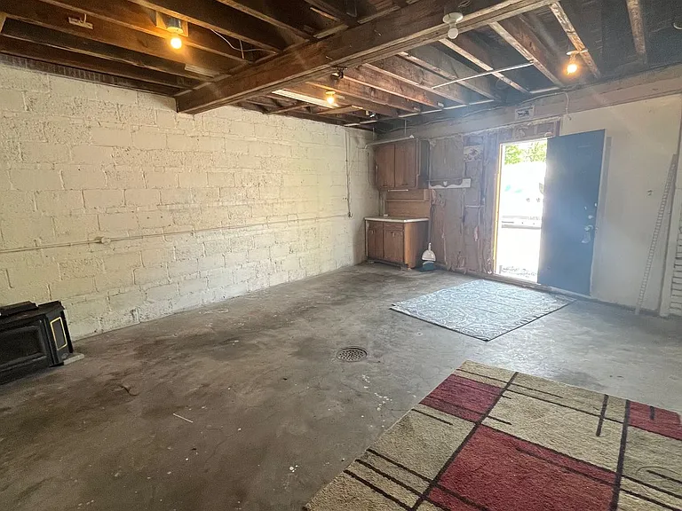 134 College Ave #R — Photo 10