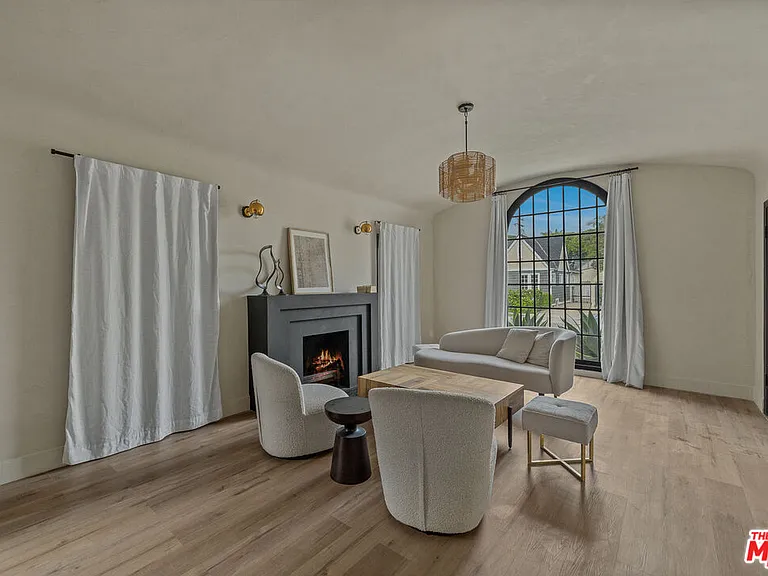 8822 Rosewood Ave — Photo 5