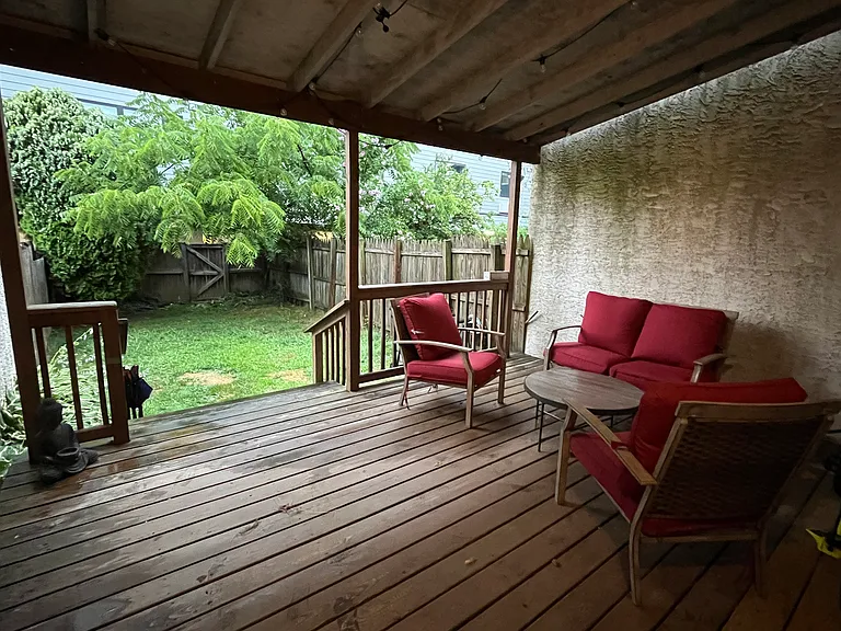 464 Parker Ave — Photo 2