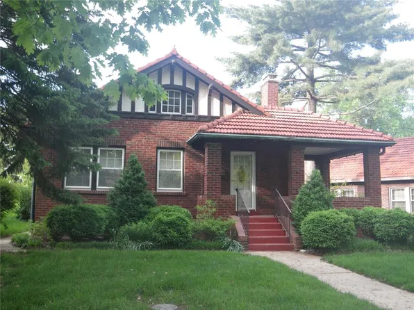 7507 Warwick Dr, Saint Louis, MO 63121