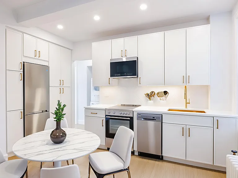 244 W 72nd St #PHB — Photo 2