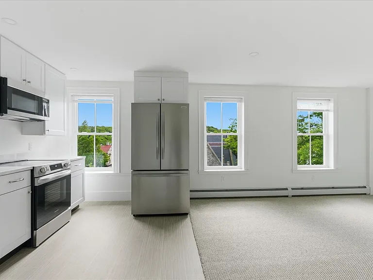 16 Central St #4 — Photo 10