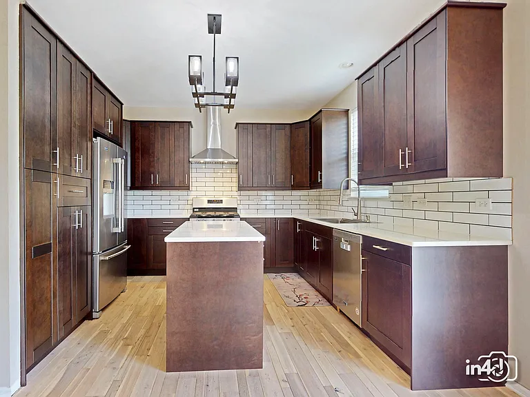 2437 Sir Barton Ln — Photo 9