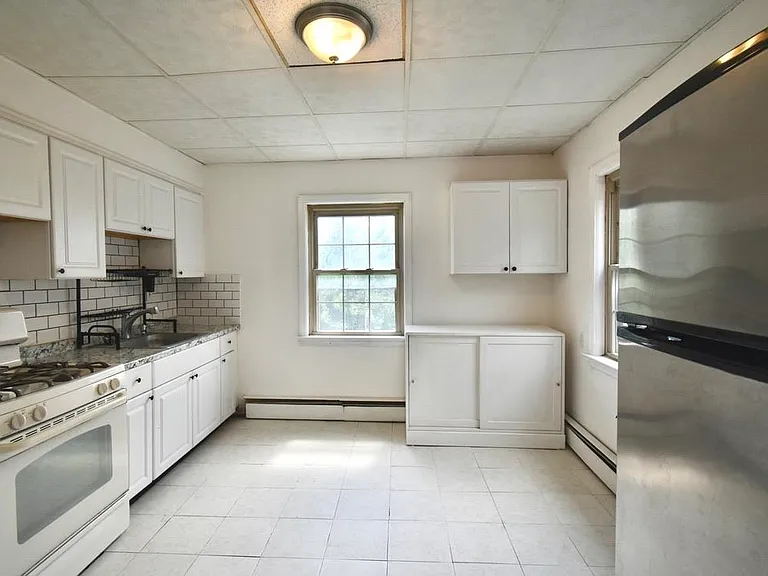 196 W 52nd St #2 — Photo 3