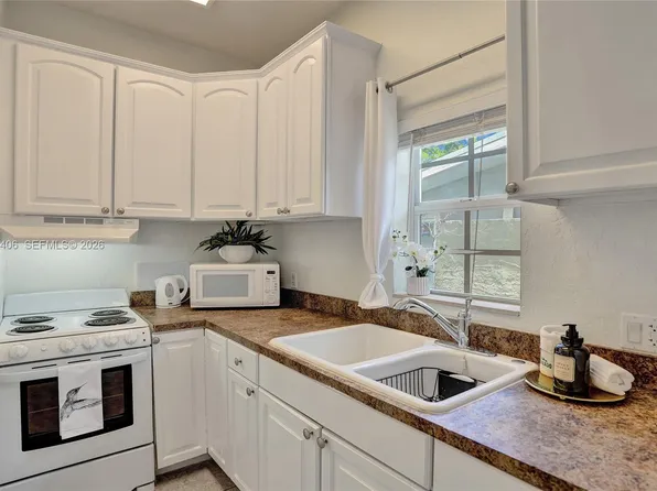1012 NE 17th Ct #2, Fort Lauderdale, FL 33305