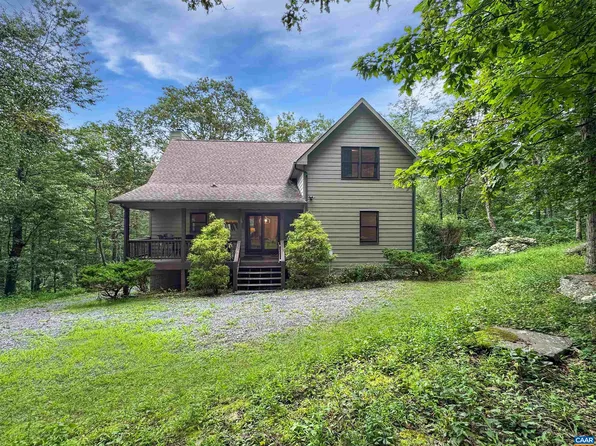 17 Hickory Spring Rd, Roseland, VA 22967