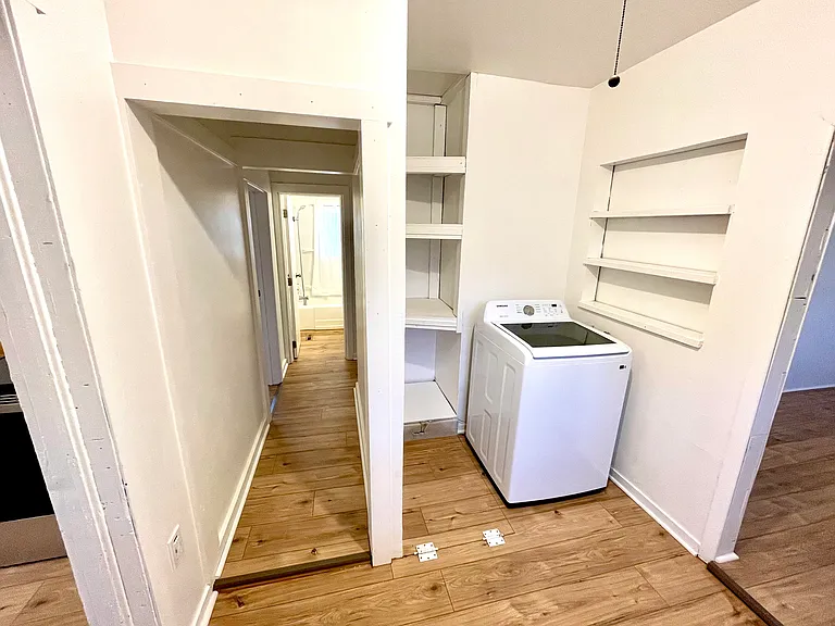 408 E Carpenter St — Photo 16