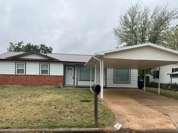 201 Oak St, Elgin, OK 73538