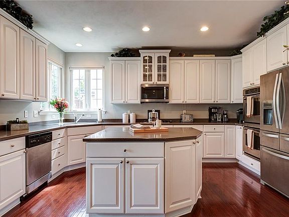 3rd image of 8290 Luchsinger Ln