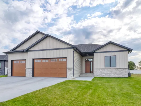111 Annies Way, Mapleton, ND 58059