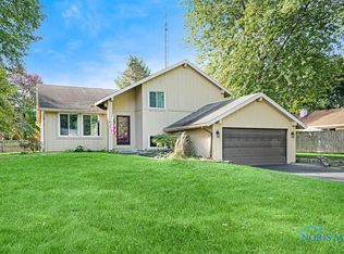 5749 Heatherbank Rd, Toledo, OH 43614