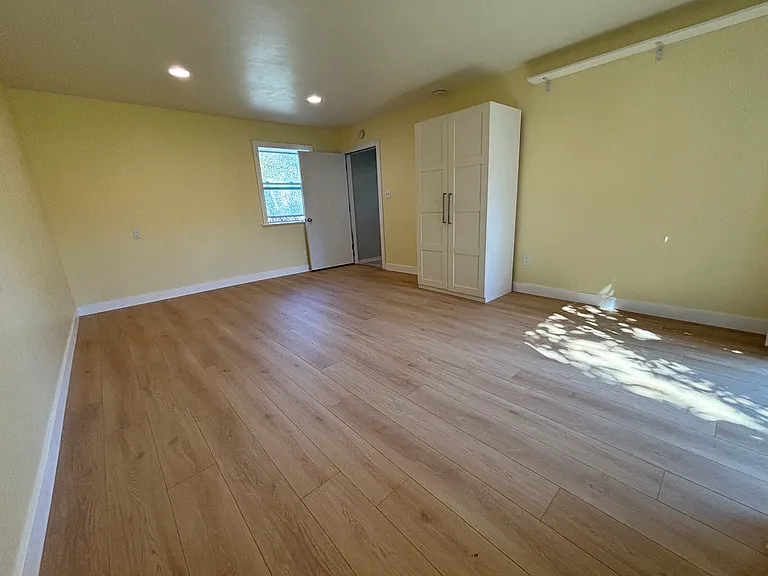 1221 Laurel St #A — Photo 5