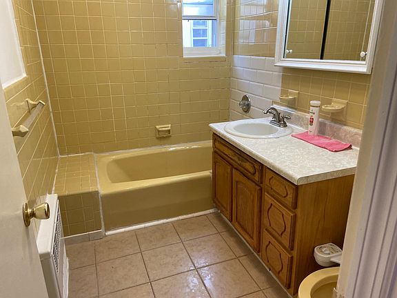 5th image of 2037 E 12th St Floor 2