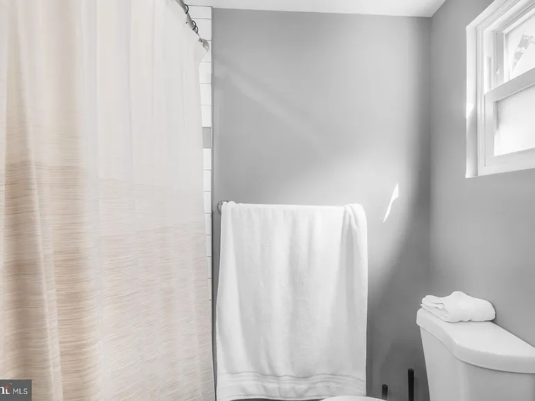 441 E Flora St — Photo 19