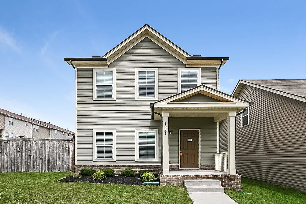 4 bed, 2.5 bath, 1703 sqft, $2,345 — Photo 1