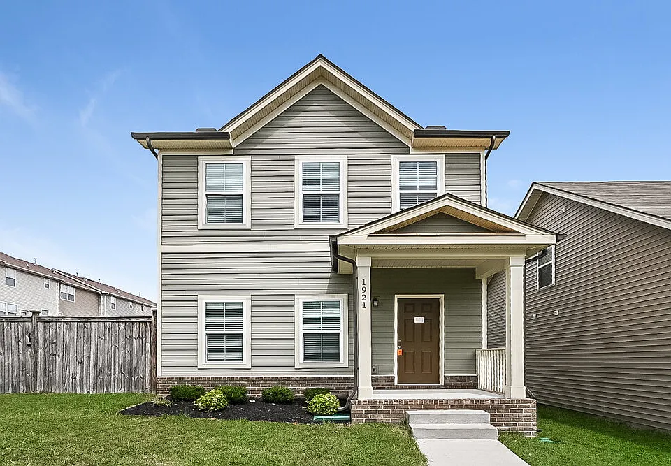 1921 Wild Oaks Ct