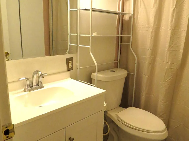 15310 Annapolis Rd — Photo 16