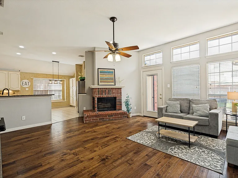11410 New Orleans Dr — Photo 9