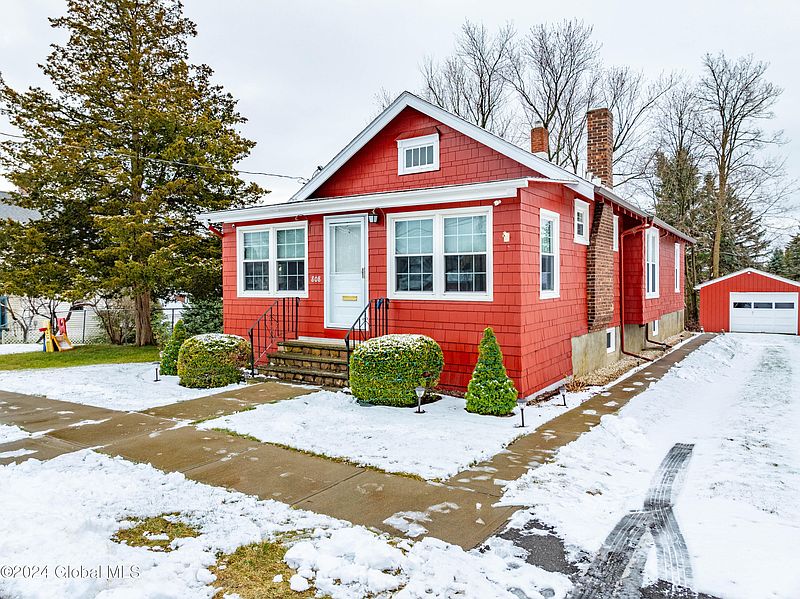 2nd image of 808 7th Street