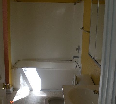 5th image of 2636 Dupont Ave S #1