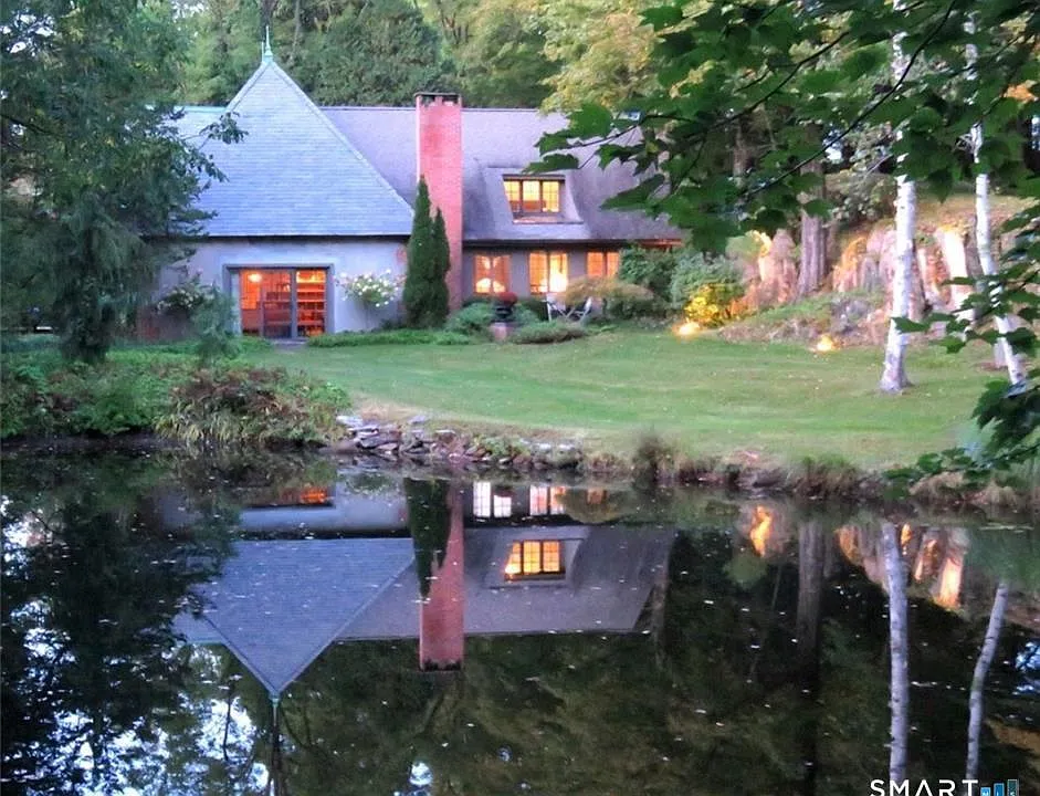 261 Taconic Rd
