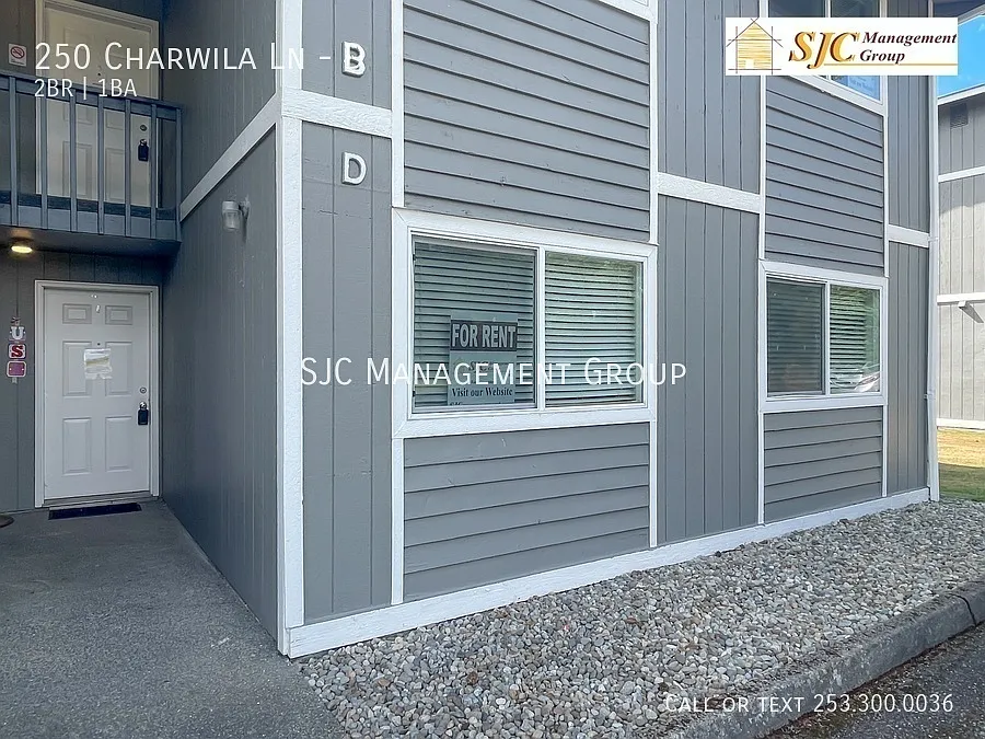 Two bedroom unit in Enumclaw — Photo 1