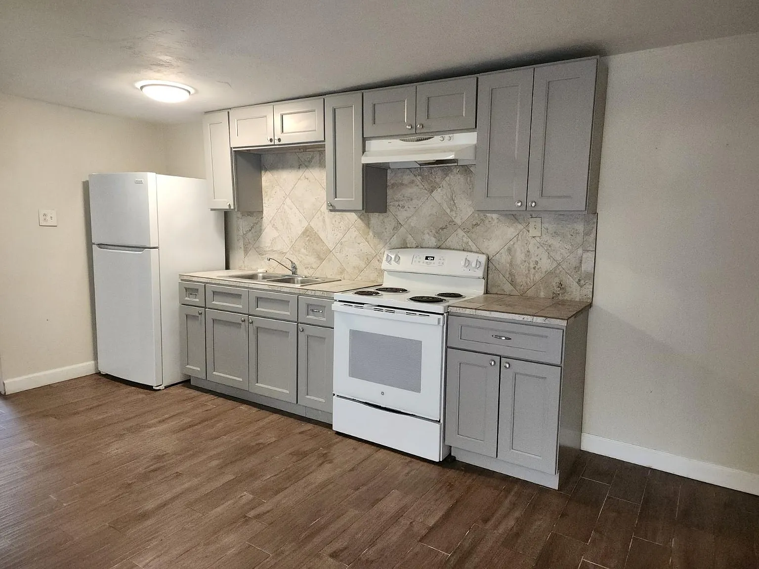 1 bed, 1.0 bath, 468 sqft, $750 — Photo 3