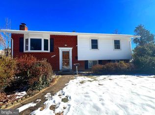 7846 Heritage Dr, Annandale, VA 22003