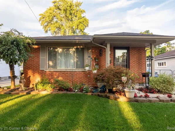 5635 Clippert St, Dearborn Heights, MI 48125