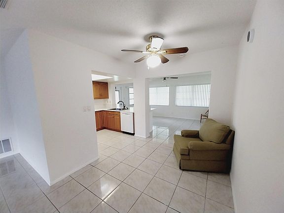 5th image of 5706 NW 85th Avenue