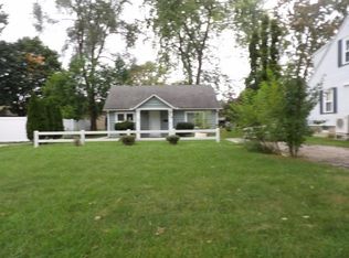 404 Burns St, Essexville, MI