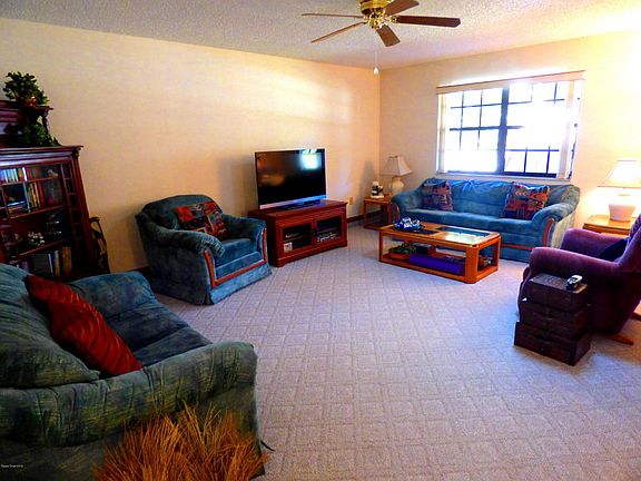 5th image of 1810 Oak Dr N