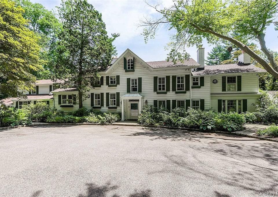 1st image of 450 Oyster Bay Road
